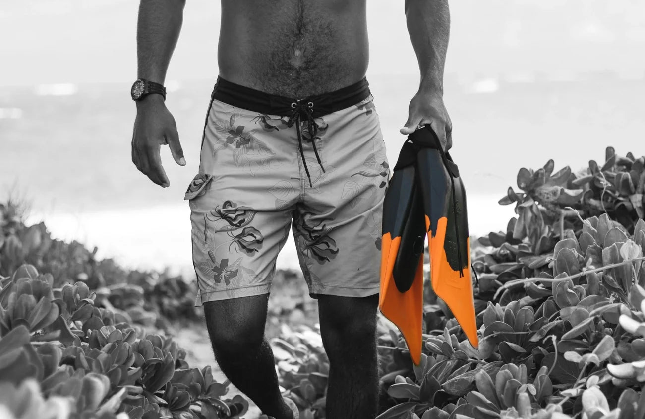 churchill-makapuu-pro-natural-gum-rubber-c7 FINSORANGE_BLACKLIFESTYLE.webp